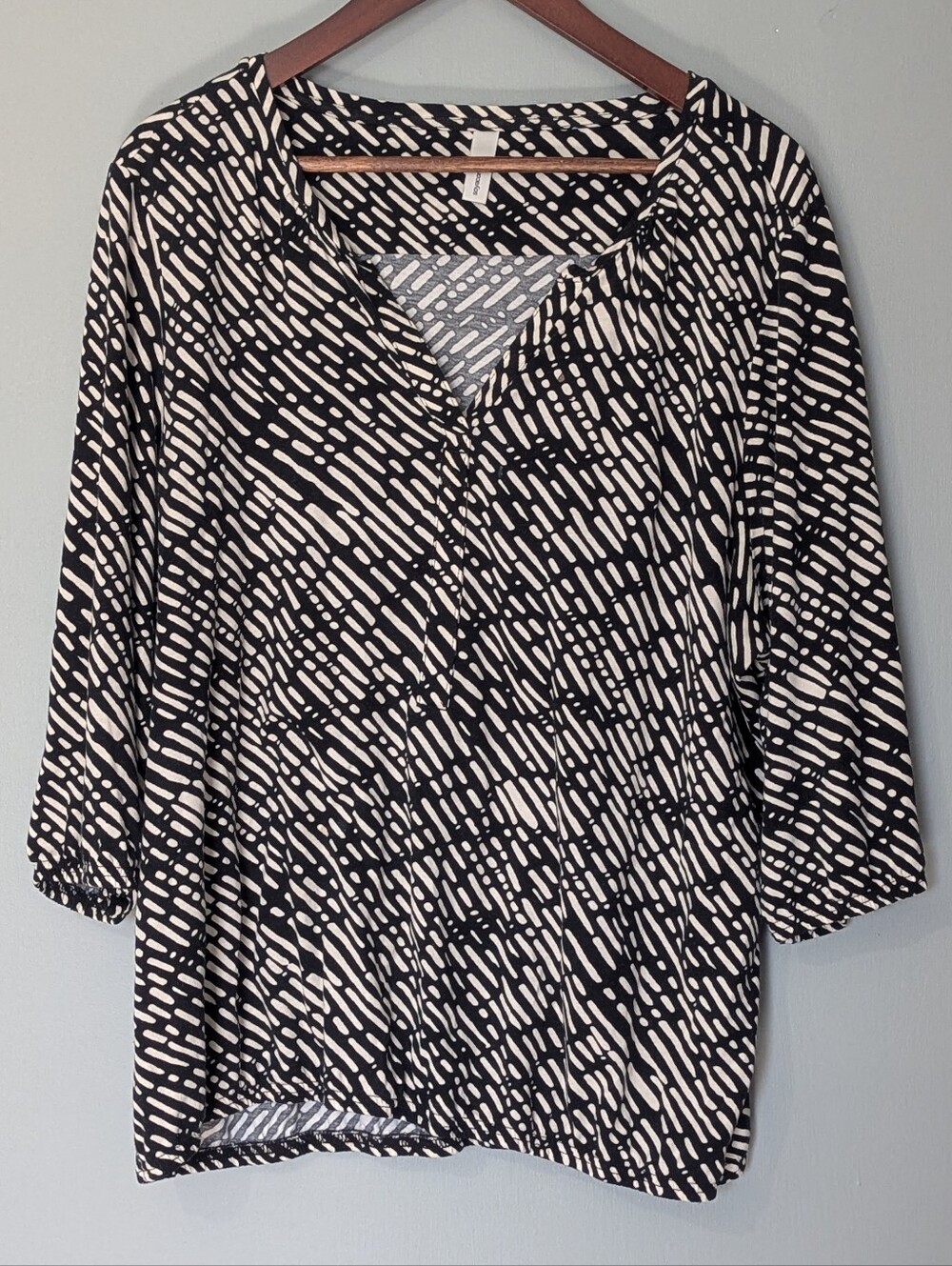 SoyaConcept Black & White Patterned Women's V-Neck Top